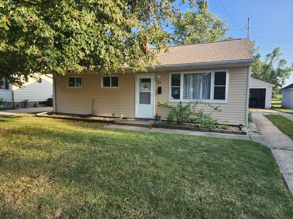 209 E 3rd St, Oglesby, IL 61348