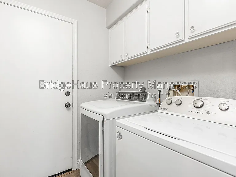 953 Gallery Dr — Photo 32