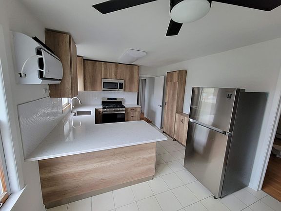 2nd image of 6422 W Gunnison St Floor 1
