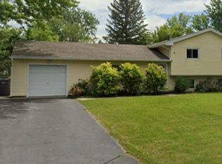 32 Golden Rod Ln, Rochester, NY 14623