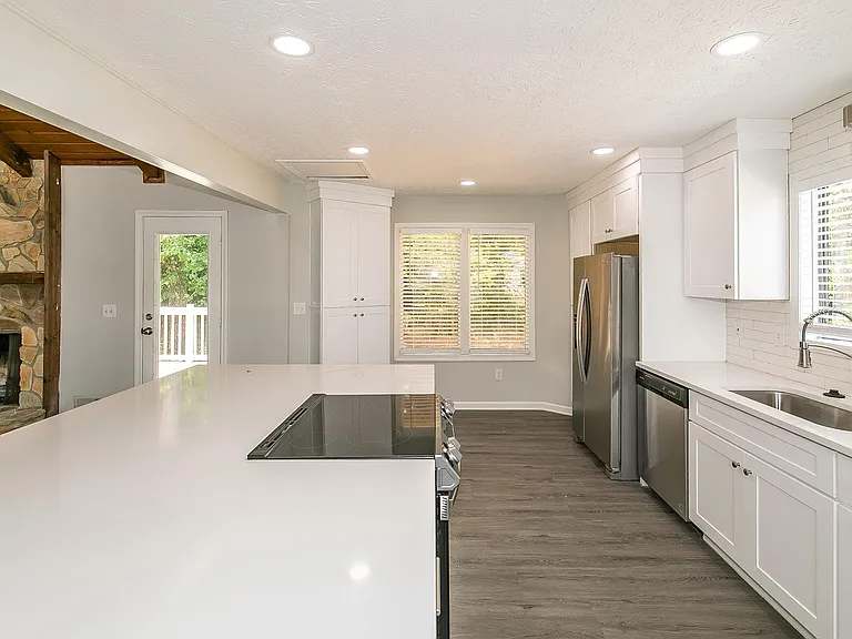 3941 Kensington Dr — Photo 4