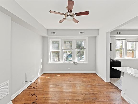 3rd image of 2121 N Campbell Ave APT 2R