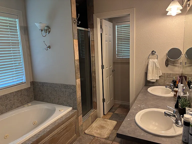 4628 Salisbury Rd — Photo 12