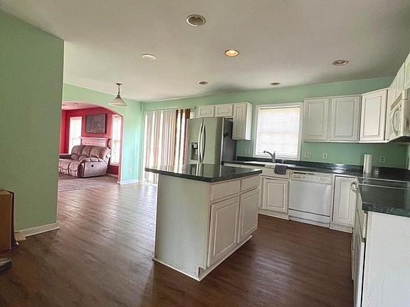 5th image of 1103 Pine St