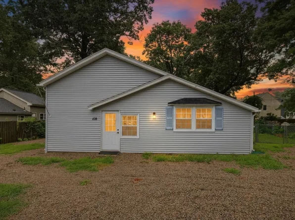 109 N Lake Ave, Southwick, MA 01077