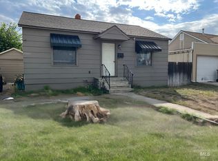 831 5th St, Clarkston, WA 99403