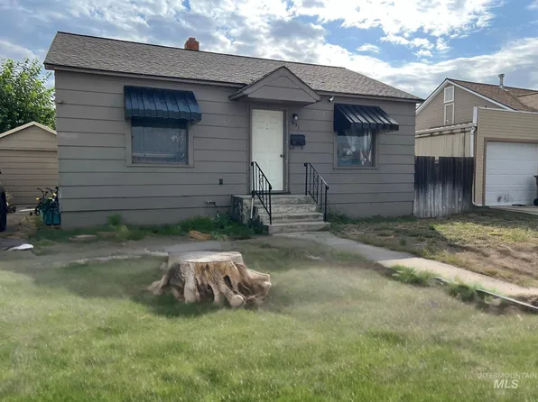 831 5th St, Clarkston, WA 99403