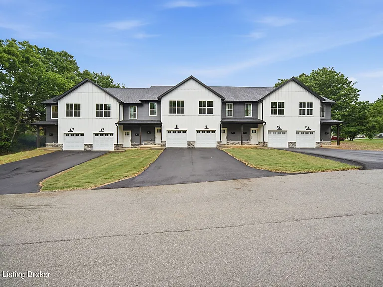 2000 Park Woods Rd — Photo 33