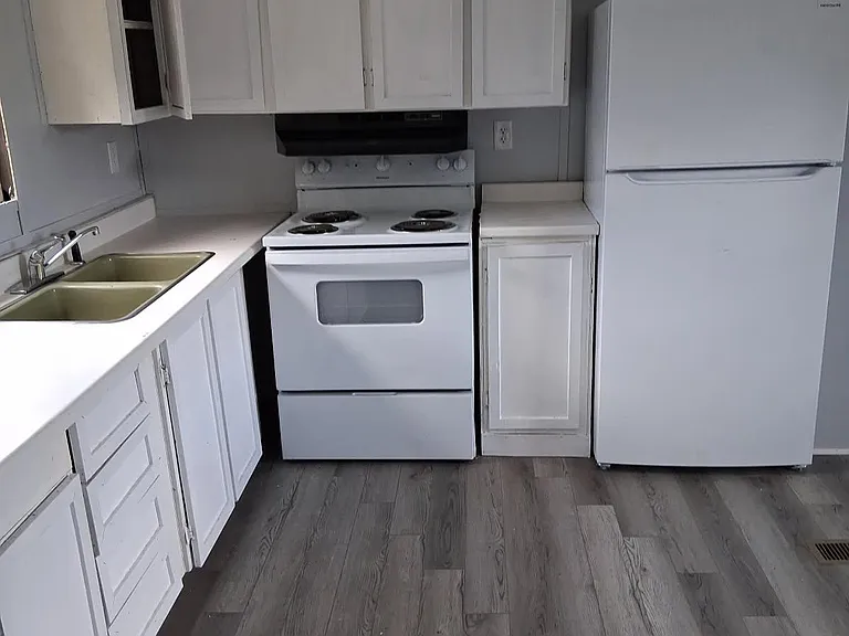 655 Thornton Ferry Rd #10 — Photo 6