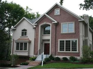 62 Cleveland Rd, Brookline, MA 02467