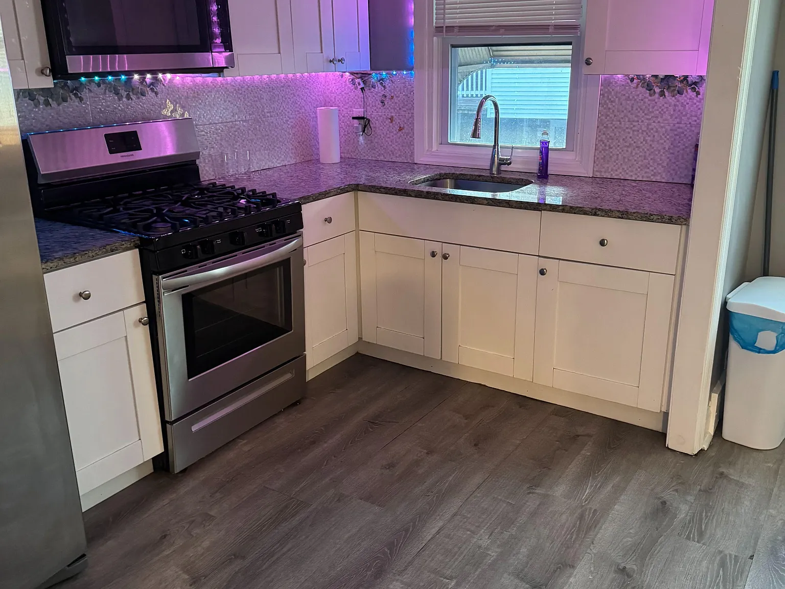 3 bed, 1.0 bath, 1200 sqft, $1,022 — Photo 4