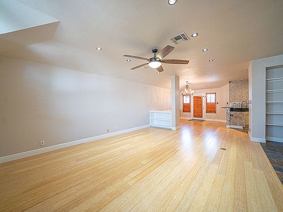 3rd image of 13122 Greensview Ln