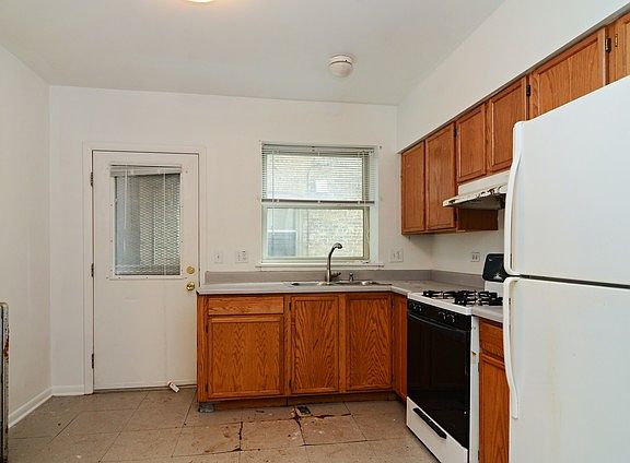3rd image of 4119 W Kamerling Ave APT 1B