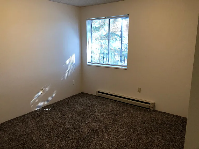 500 NE Maiden Ln #8 — Photo 9