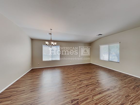 3rd image of 10427 W Southgate Ave