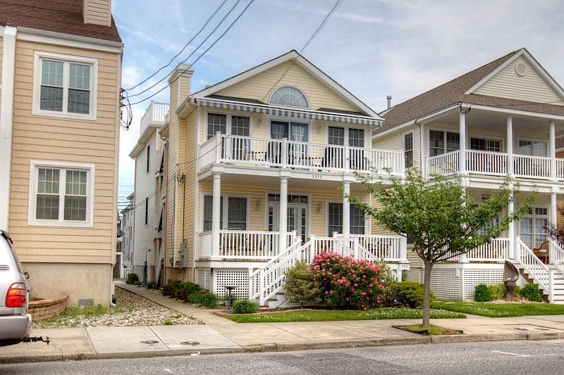 1st image of 3323 Asbury Ave