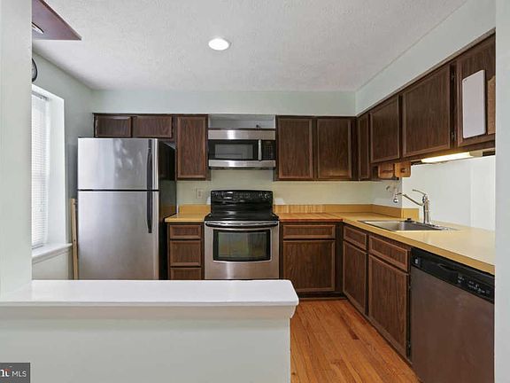 2nd image of 729 Brethour Ct
