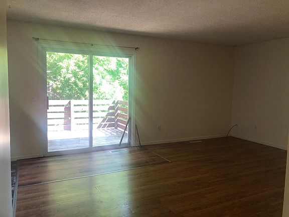 5th image of 720 Garden Ln APT 4