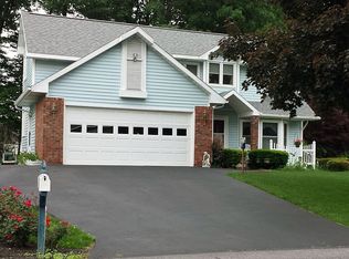 37 Hampshire Way, Schenectady, NY 12309