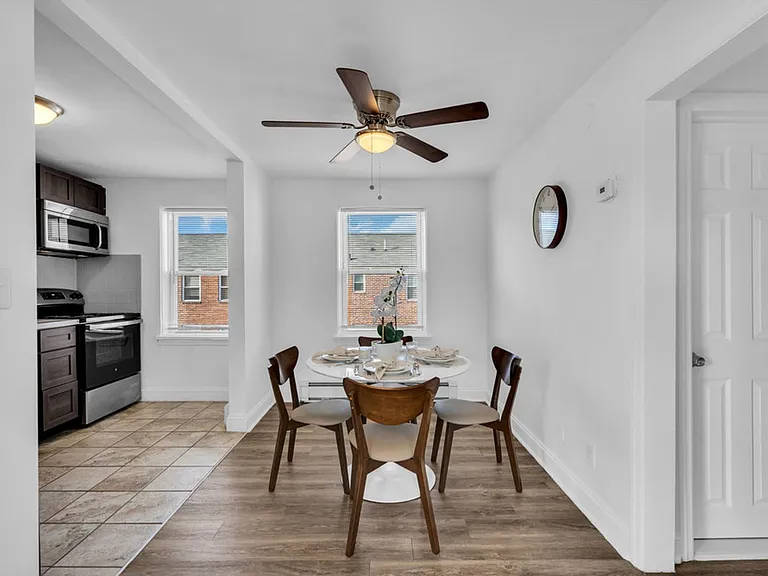 Maple Court Apartments — Photo 7