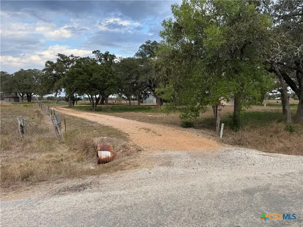 254 County Road 444, Hallettsville, TX 77964