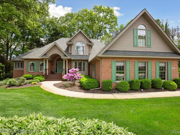 8257 Abalone Way, Pinckney, MI 48169