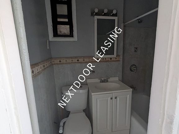 5th image of 8 Saint Pauls Ave #4LM