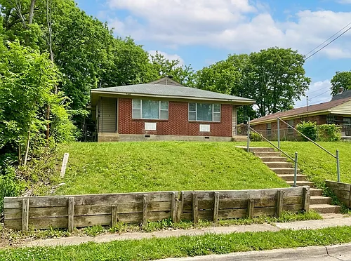 754 Breedlove St Photo 1