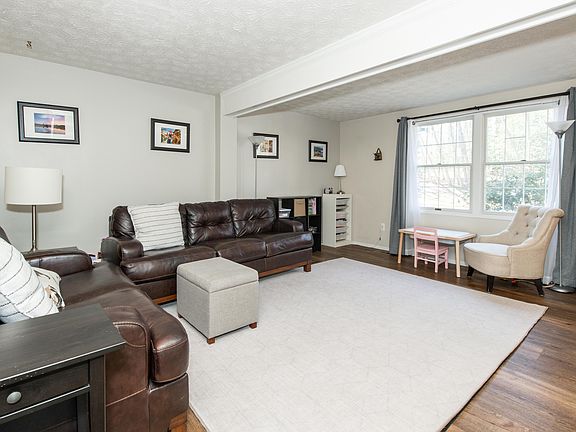 4th image of 2339 Middle Creek Ln