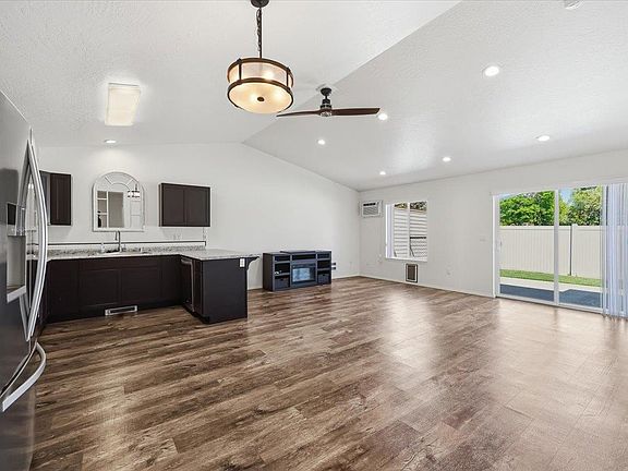 5th image of 412/414 N Pierce Rd