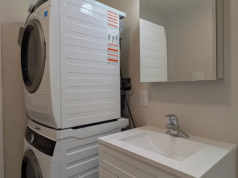 1516 Main St #6 — Photo 17