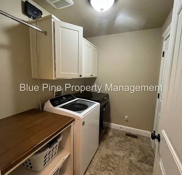 340 Chateau Dr #1 — Photo 15
