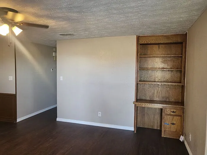 324 W Young St — Photo 4