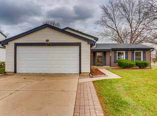 1367 Radcliffe Rd, Buffalo Grove, IL 60089