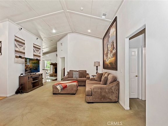 5th image of 329 E Sherwood Blvd