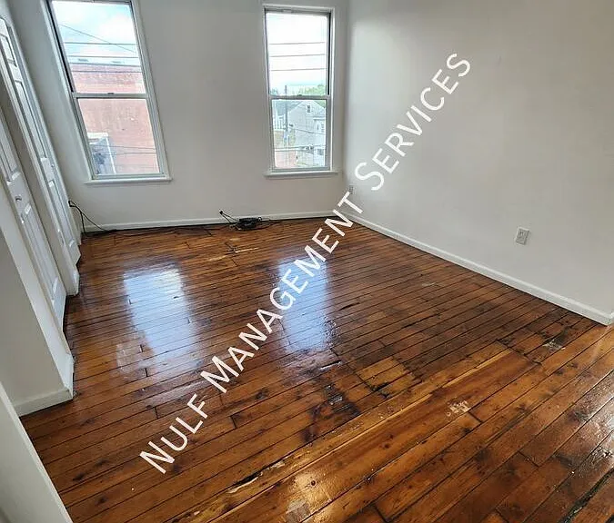 5170 Butler St #4 — Photo 6