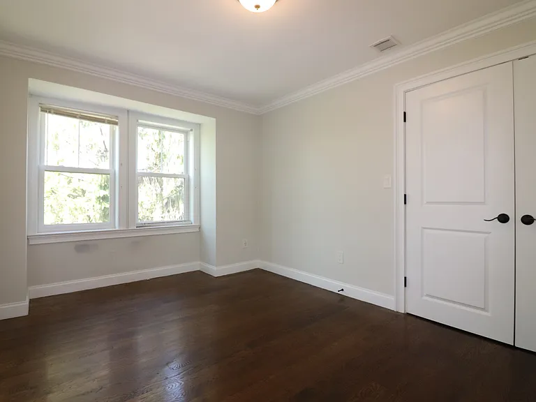 8 Nira Ave #3 — Photo 28