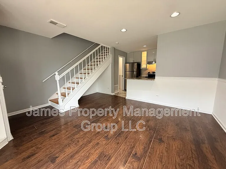 1271 Wyndham Ln #104 — Photo 3