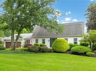 69 Apple Tree Ln, Warwick, RI 02888