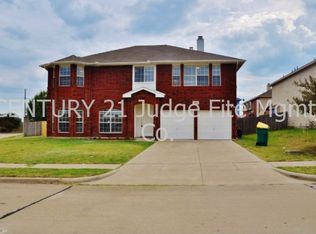 200 Rainsong Dr, Cedar Hill, TX 75104