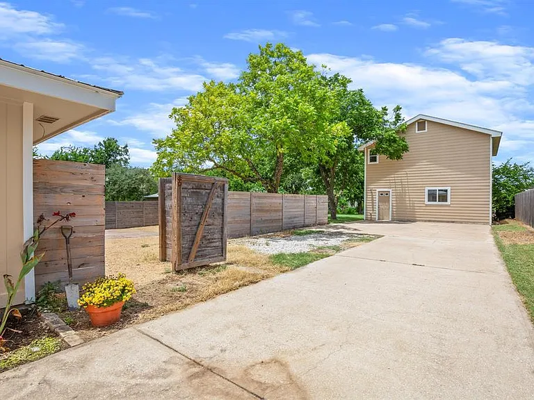 15302 Spring Hill Ln #A — Photo 18
