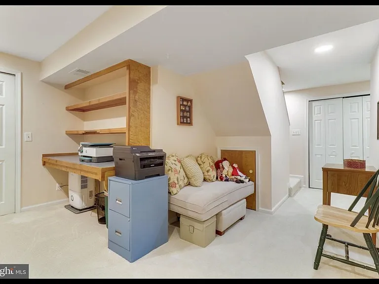 210 Pin Oak Ct — Photo 25