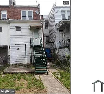 3 bed, $2,100 — Photo 2