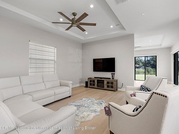 5th image of 2807 Gin Berry Way