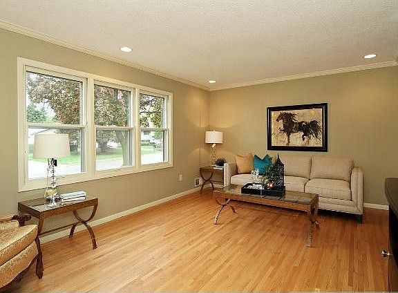 3rd image of 553 Winston Ct
