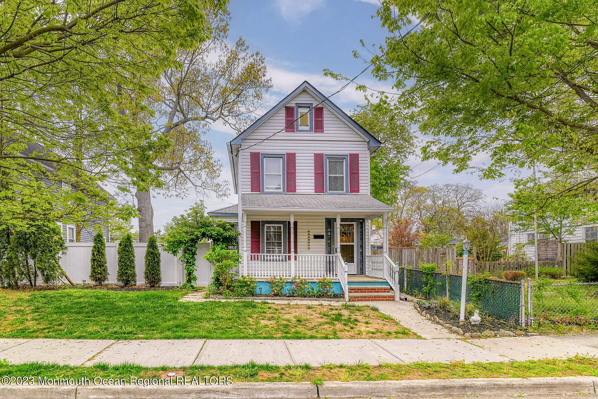 Building Photo - 819 Dunlewy St