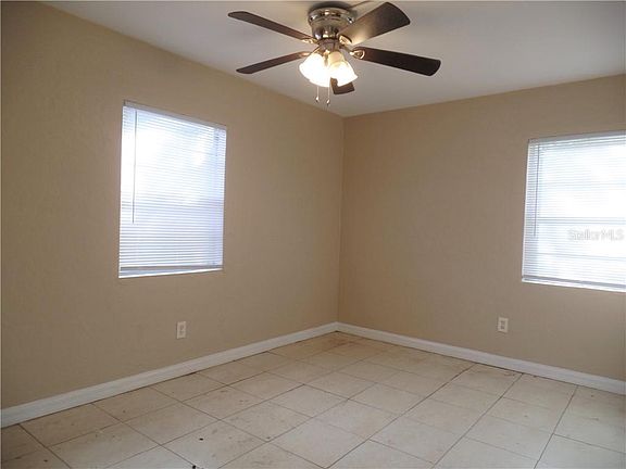 5th image of 644 Hickman Ct S