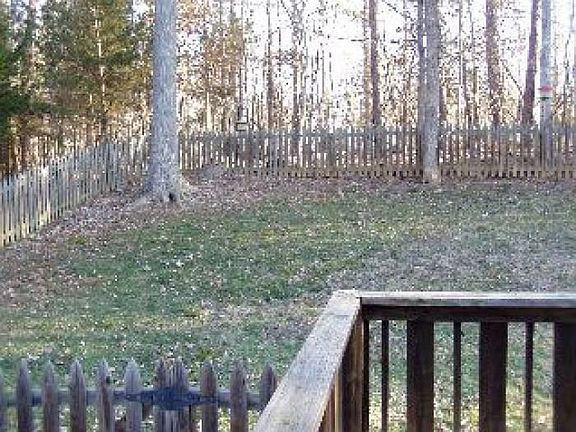 4th image of 209 Chadwick Dr