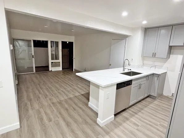 7740 Margerum Ave Unit 111, San Diego, CA 92120