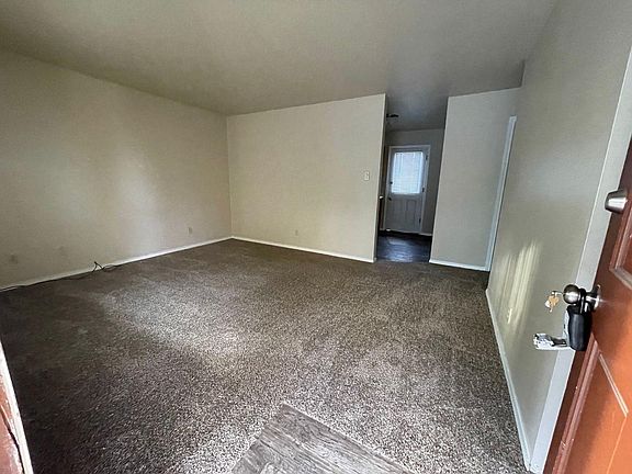 3rd image of 709 Cedar Ave APT 3